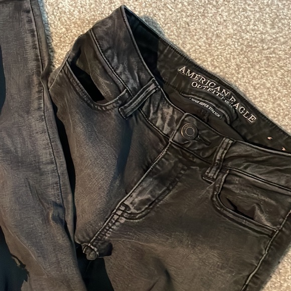 Distressed jeans - Picture 3 of 4